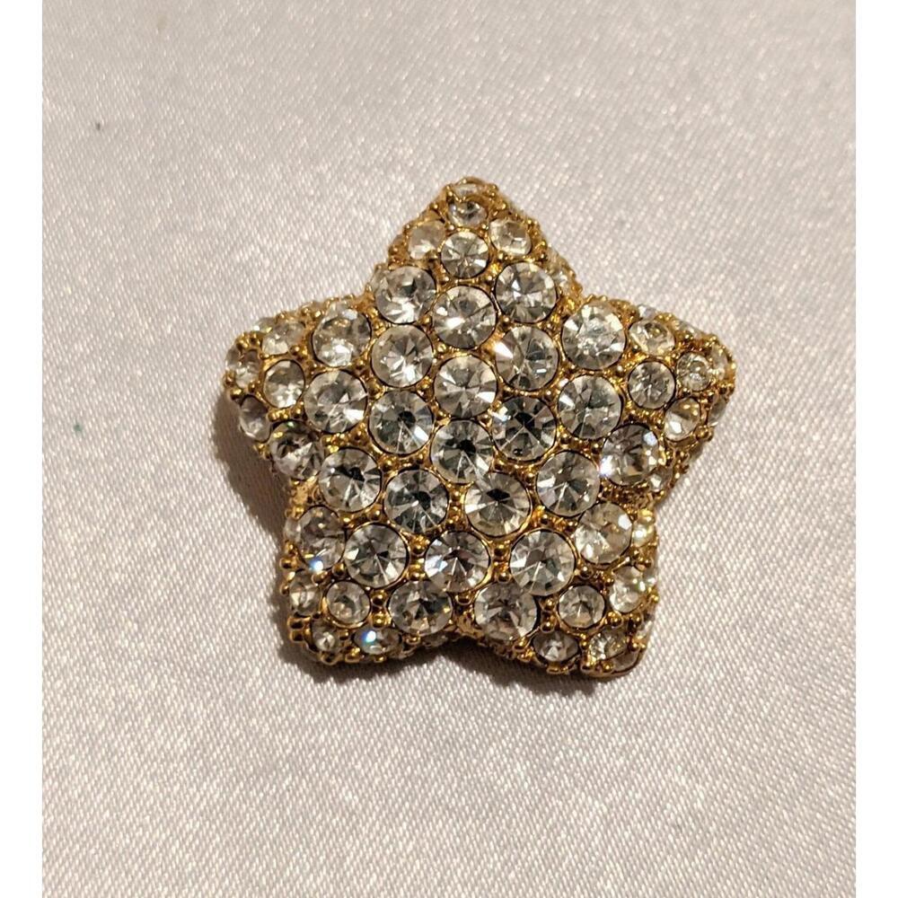 MONET Star Shaped Brooch Pin Gold Tone Clear Rhinestones Crystals Signed EUC